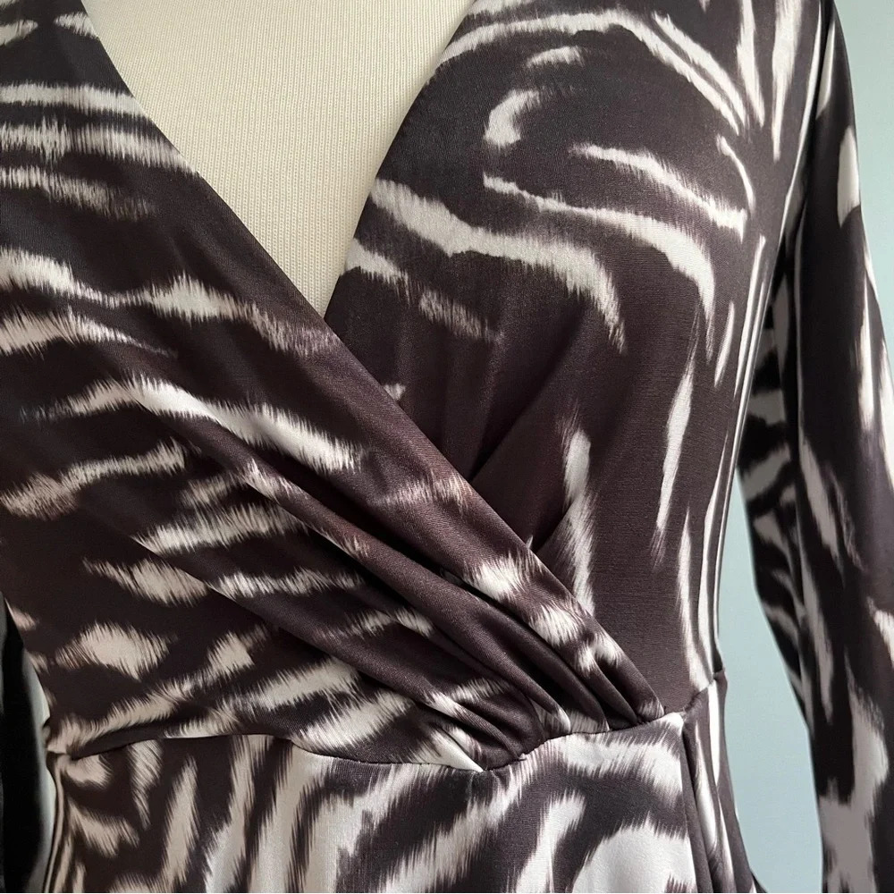 Zara NWT Zebra Animal Print Long Sleeve V-Neckline Stretch Dress Size Medium - Picture 8 of 15